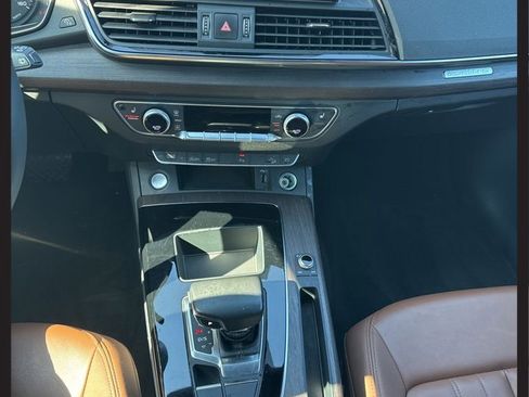 Used 2023 Audi Q5 2.0T Premium w/ Convenience Package image 29