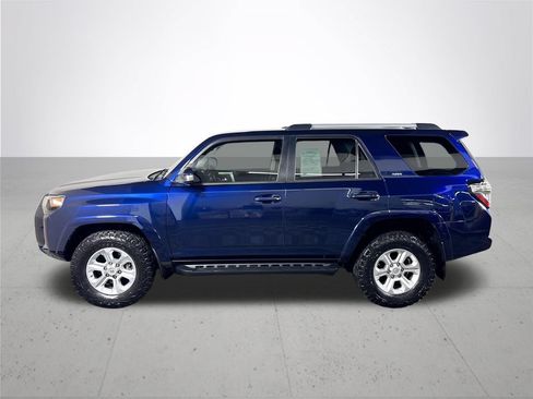 Used 2021 Toyota 4Runner SR5 AWD/4WD image 9