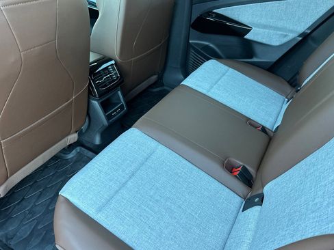 Used 2023 Volkswagen ID.4 Pro image 12