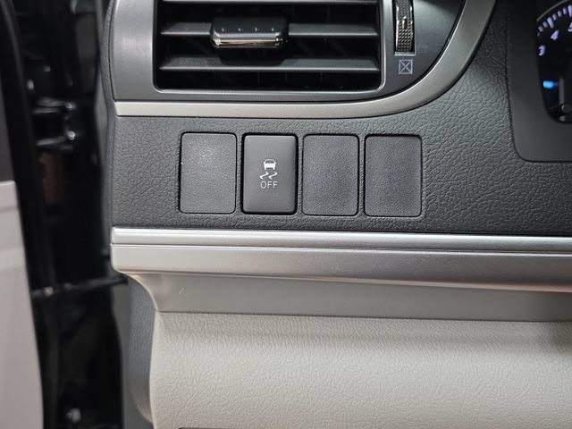 Used 2014 Toyota Camry LE FWD image 26