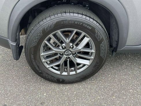 Used 2023 Nissan Rogue S AWD/4WD image 11