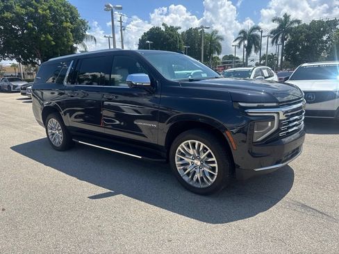 Used 2025 Chevrolet Suburban Premier AWD/4WD image 1