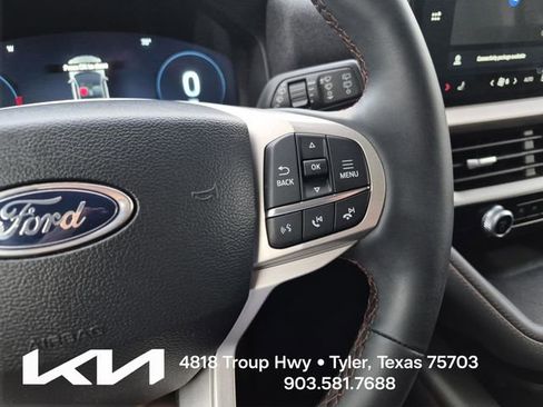 Used 2025 Ford Explorer Active RWD image 35