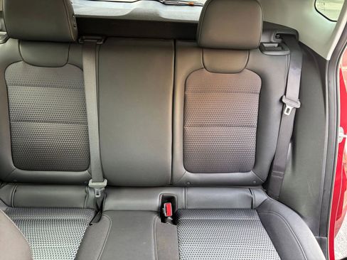 Used 2025 Chevrolet Trax LT image 32