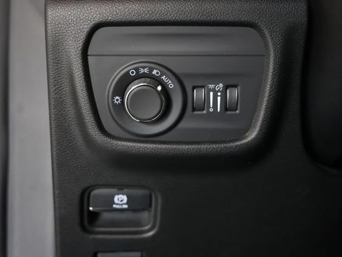 Used 2023 Jeep Grand Cherokee L Laredo AWD/4WD image 23