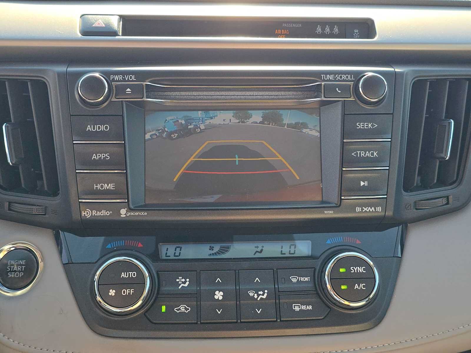 Used 2018 Toyota RAV4 XLE FWD image 28