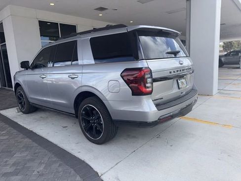 Certified 2024 Ford Expedition Limited image 3
