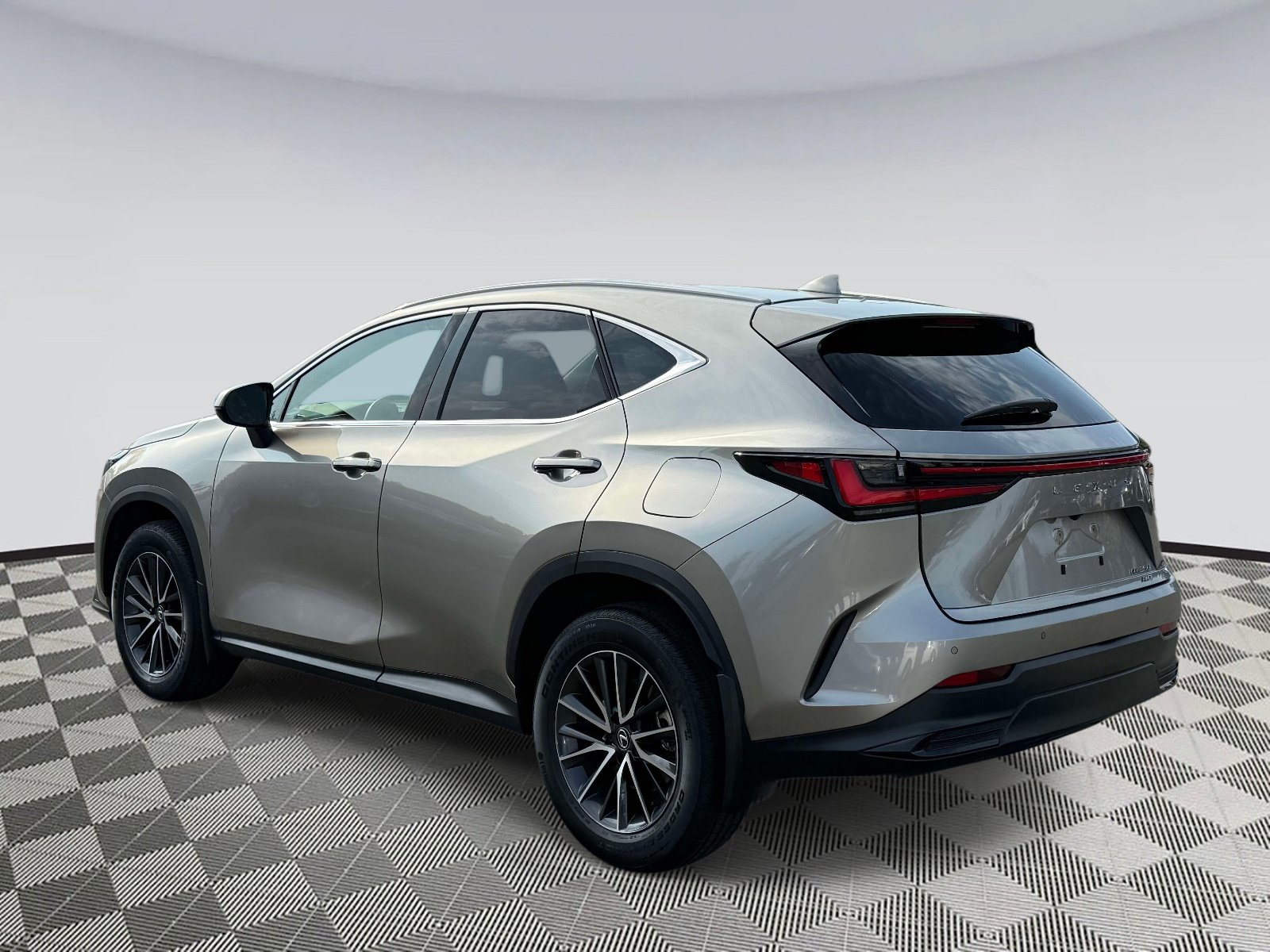 Used 2025 Lexus NX 350 AWD w/ Accessory Package (2T) image 4