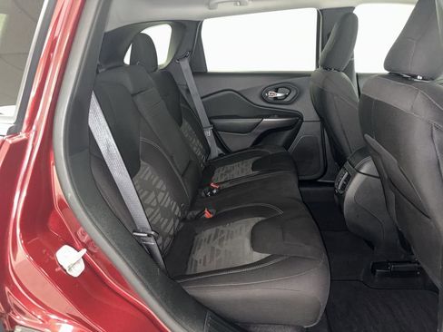 Used 2019 Jeep Cherokee Latitude image 21