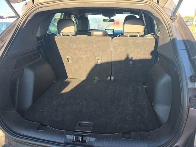 Used 2025 Ford Escape ST-Line FWD image 16