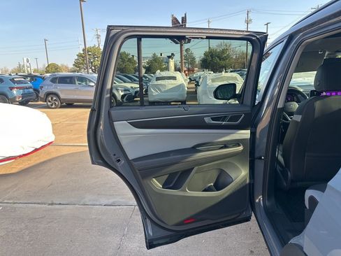 New 2026 Volkswagen Atlas Peak Edition AWD/4WD image 23