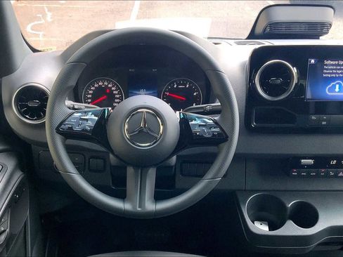 New 2025 Mercedes-Benz Sprinter 2500 image 28