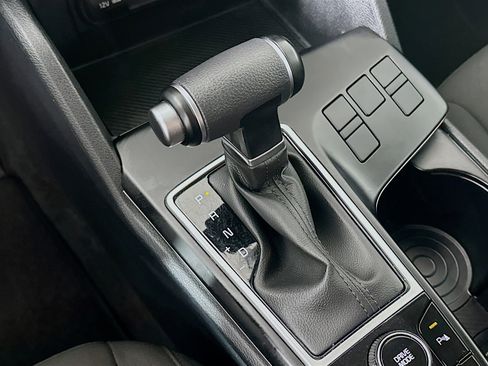 Used 2025 Kia Sportage LX image 23