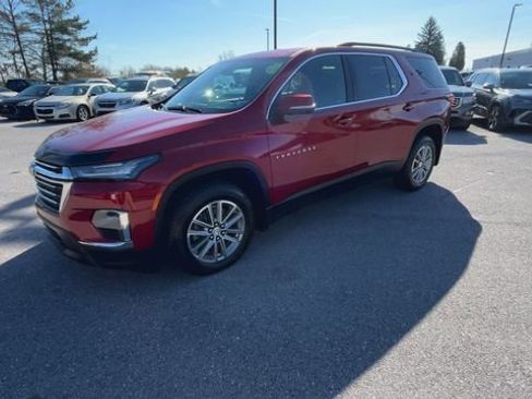 Used 2023 Chevrolet Traverse LT image 4