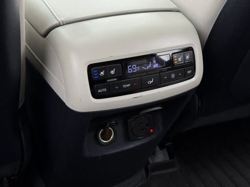 Used 2022 Hyundai Palisade Calligraphy image 42