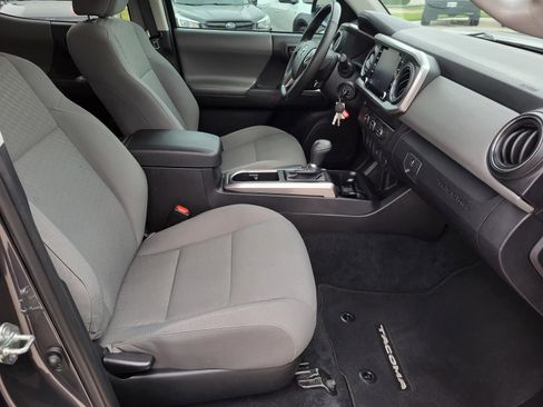 Used 2021 Toyota Tacoma SR5 w/ SR5 Appearance Package (SM) RWD image 10