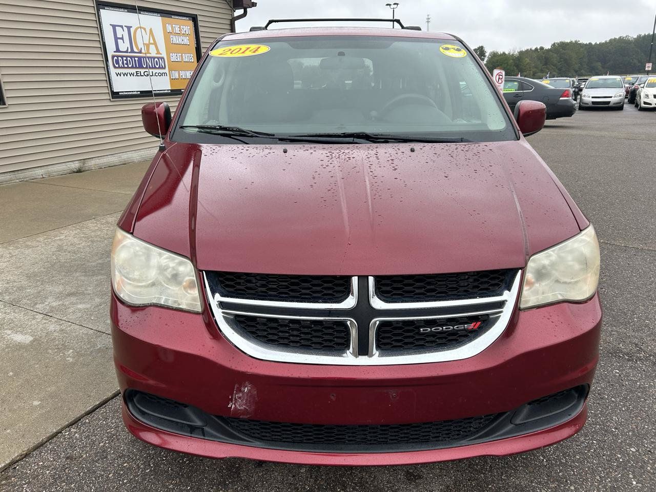Used 2014 Dodge Grand Caravan SXT FWD image 2