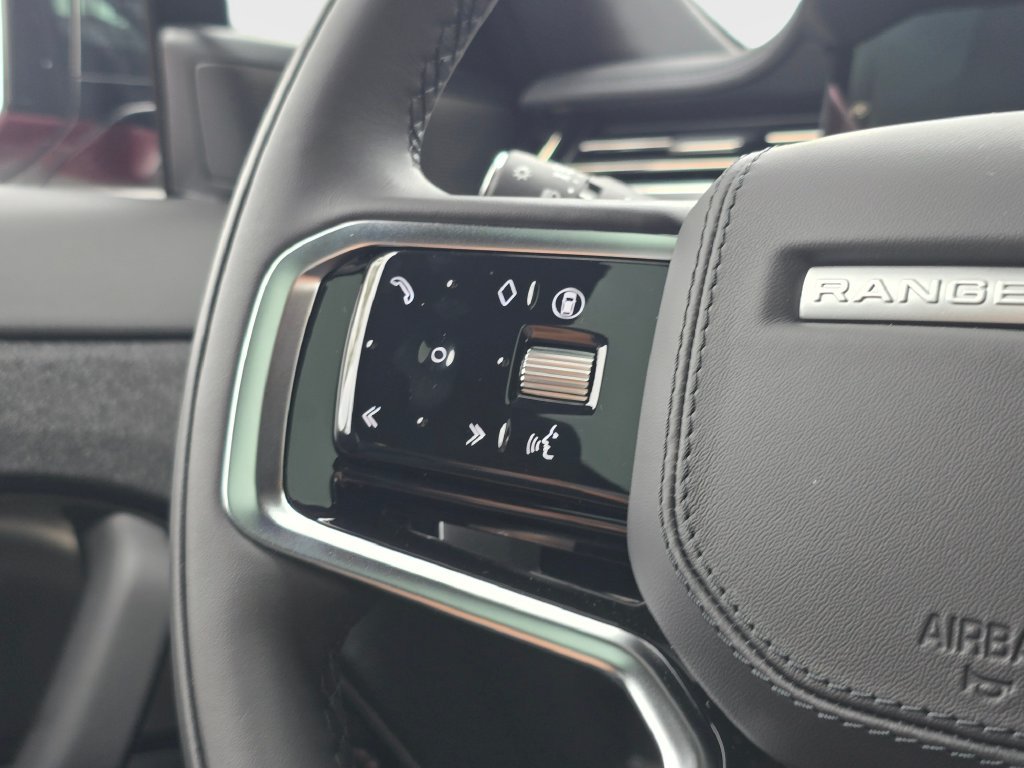 New 2026 Land Rover Range Rover Sport SE AWD/4WD image 17