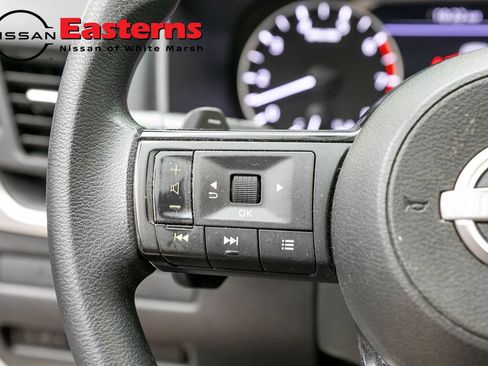 Used 2023 Nissan Rogue S FWD image 16