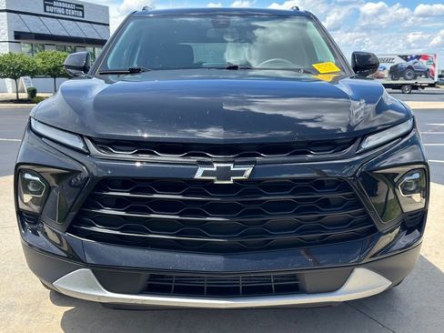 Used 2024 Chevrolet Blazer LT w/ Convenience Package FWD image 2
