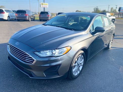Used 2020 Ford Fusion SE image 4