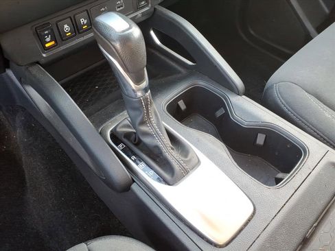 Used 2022 Nissan Frontier SV image 16