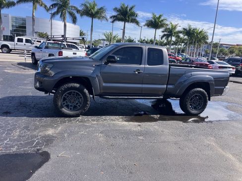 Used 2013 Toyota Tacoma PreRunner w/ SR5 Pkg RWD image 2