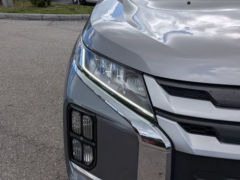 Used 2021 Mitsubishi Outlander Sport ES FWD image 11