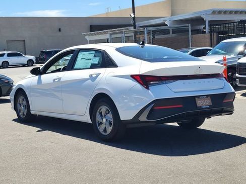 New 2026 Hyundai Elantra SE FWD image 4