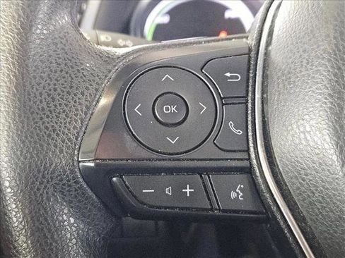 Used 2020 Toyota Camry LE image 8