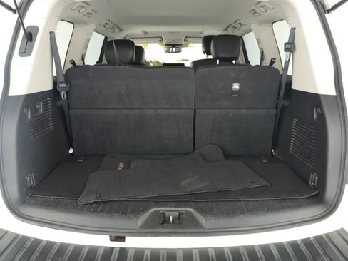 Used 2024 Nissan Armada SL w/ Captain's Chairs Package image 5