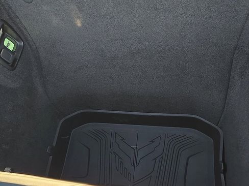 Used 2025 Chevrolet Corvette Stingray Premium Cpe w/ Z51 Performance Package image 9