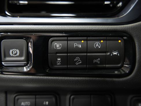 New 2026 GMC Yukon XL AT4 w/ AT4 Premium Plus Package AWD/4WD image 35
