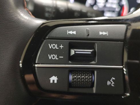 Used 2025 Honda Pilot TrailSport image 15