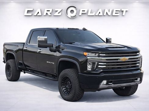 Used 2020 Chevrolet Silverado 2500 High Country w/ Technology Package image 1