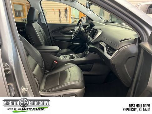 Used 2024 GMC Terrain SLT AWD/4WD image 36