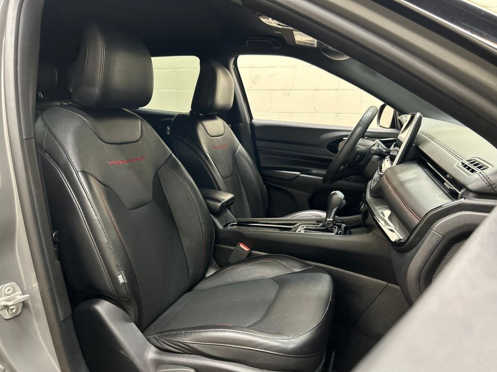 Used 2023 Jeep Compass Trailhawk AWD/4WD image 12