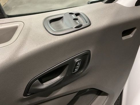 Used 2025 Ford Transit 350 XLT image 7