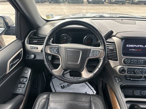 Used 2019 GMC Yukon XL Denali w/ Denali Ultimate Package image 11