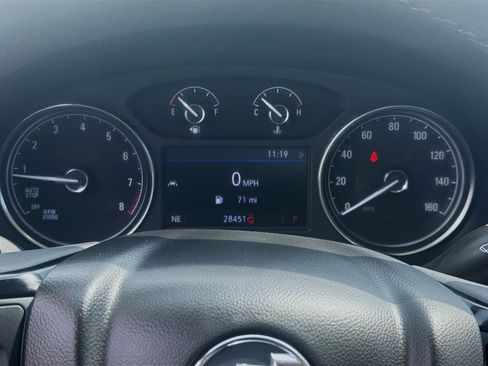 Used 2024 Buick Enclave Essence w/ Sport Touring Edition FWD image 11