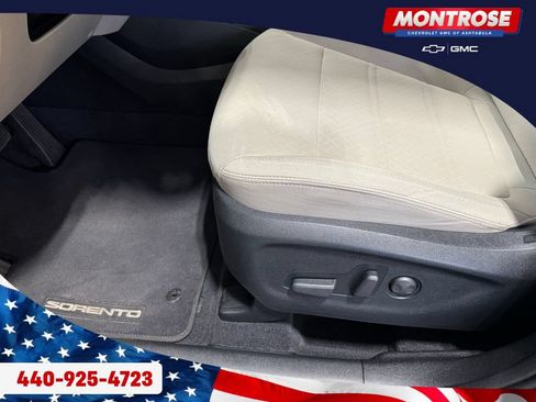 Used 2020 Kia Sorento S AWD/4WD image 15