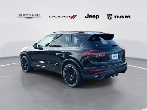 Used 2018 Porsche Cayenne image 4