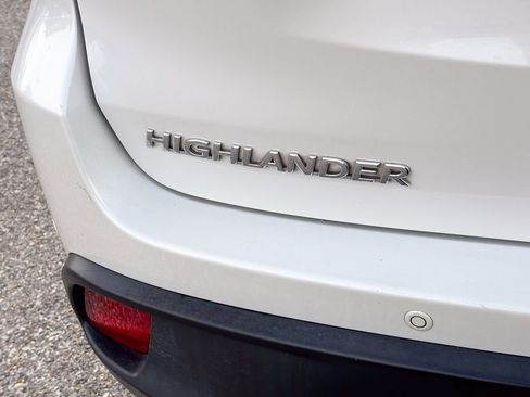 Used 2014 Toyota Highlander Limited image 12