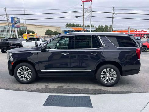 Used 2023 GMC Yukon Denali AWD/4WD image 6
