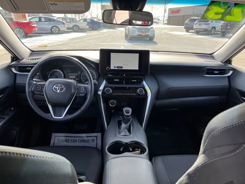 Used 2023 Toyota Venza LE image 17