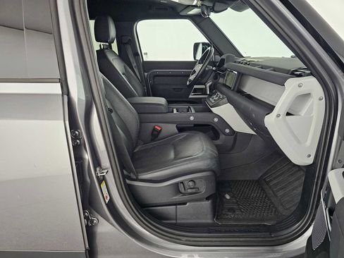 Used 2023 Land Rover Defender 110 S image 10