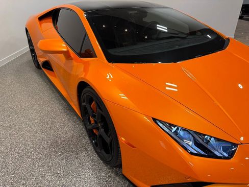 Used 2021 Lamborghini Huracan EVO image 18