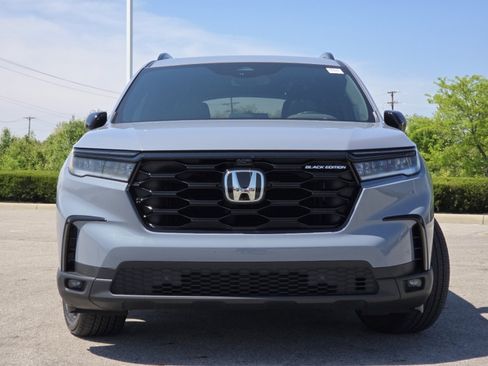 Used 2025 Honda Pilot Black Edition image 15