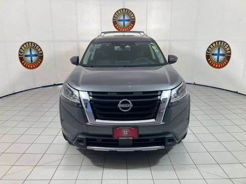 Used 2024 Nissan Pathfinder Platinum image 17