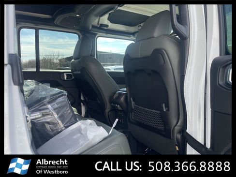 New 2026 Jeep Gladiator Mojave image 13